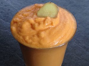Morot och papaya smoothie