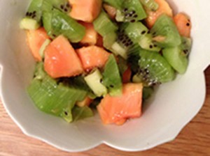 Papaya o kiwi fruktsallad